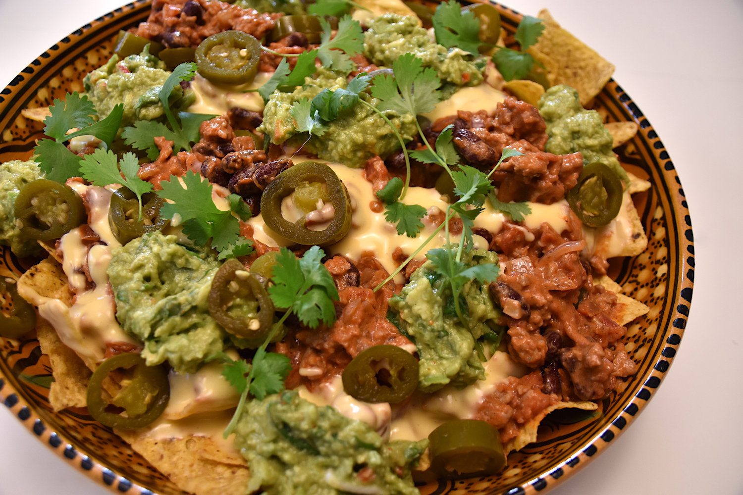 Nachos uit de oven met alles erop en eraan!
