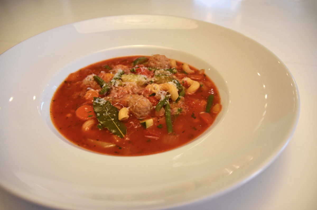 Minestronesoep met een explosie van vitaminen