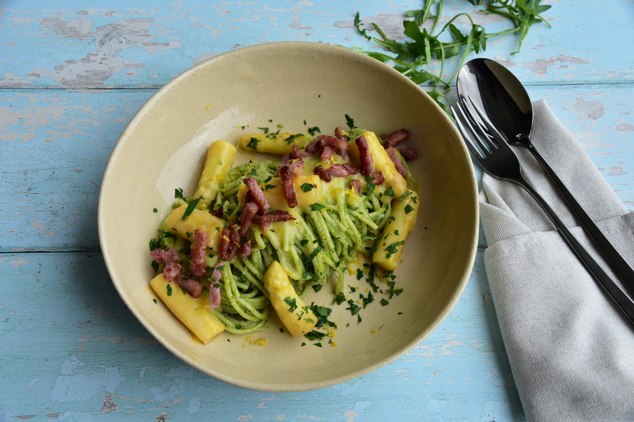 Pasta met rucolapesto en asperges