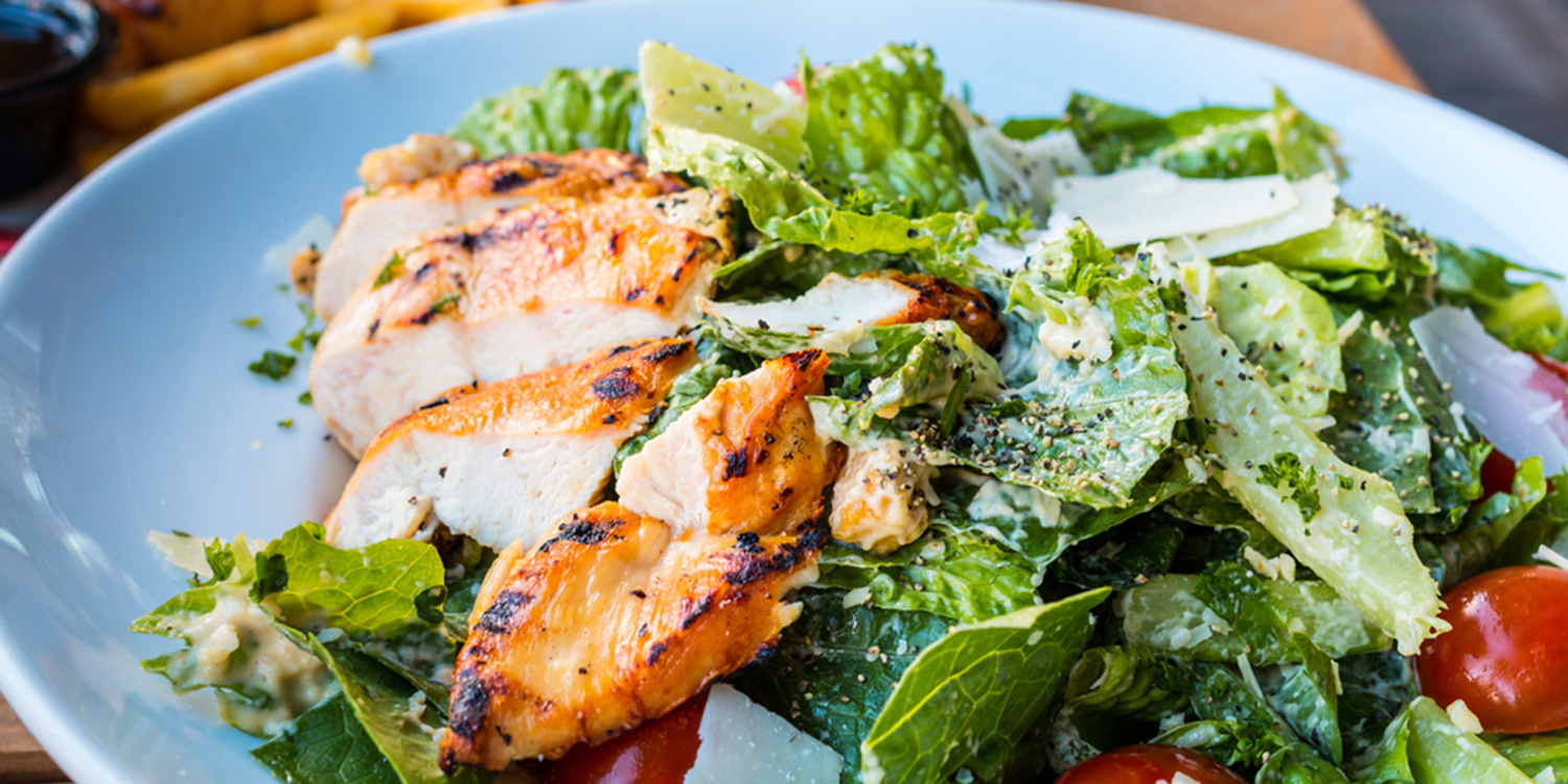 Aspergesalade met kip: de zomer op je bord