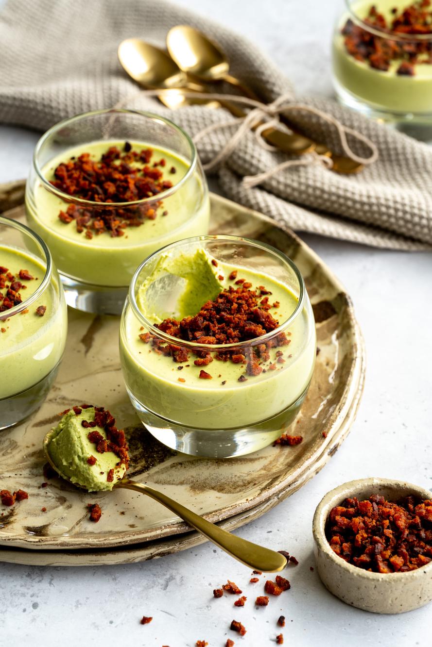 Panna cotta van groene asperges met crumble van chorizo