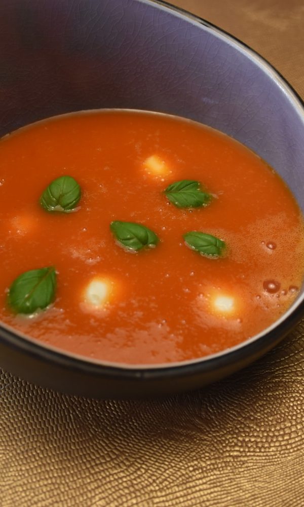 Rauwe tomatensoep met wortel en paprika: puur en verfrissend